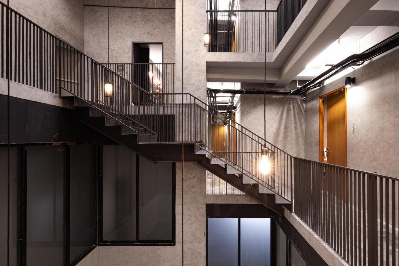 Luk Hostel Банкок Екстериор снимка